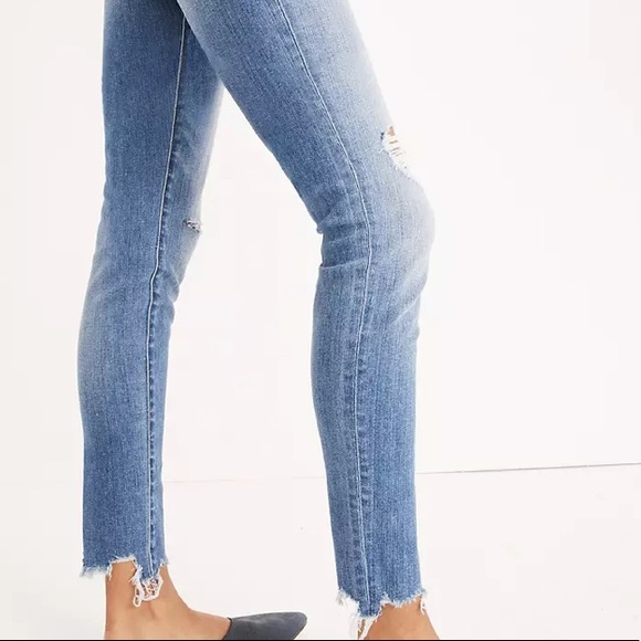 MADEWELL 9" Mid-Rise Skinny Jeans: Torn Knee 23 - Picture 3 of 13